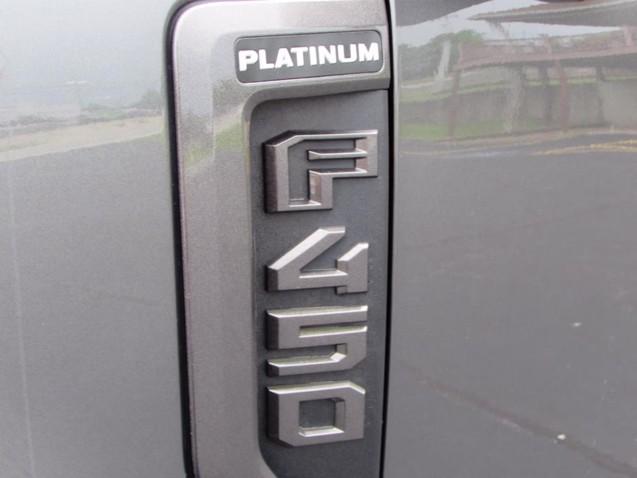 2020 Iconic Silver Metallic Ford Super Duty F-450 DRW Platinum DRW 4X4 Truck