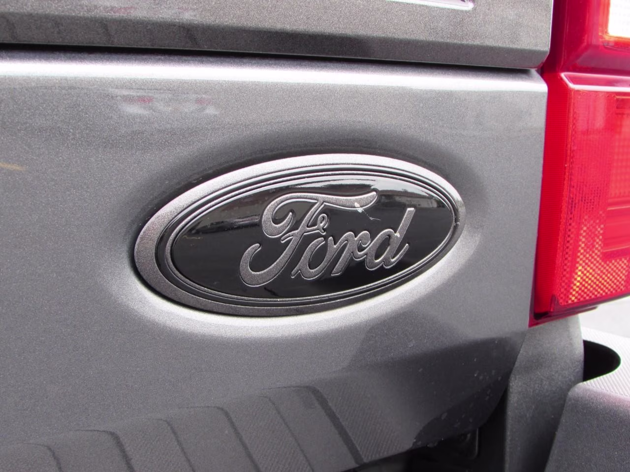 2020 Iconic Silver Metallic Ford Super Duty F-450 DRW Platinum DRW 4X4 Truck