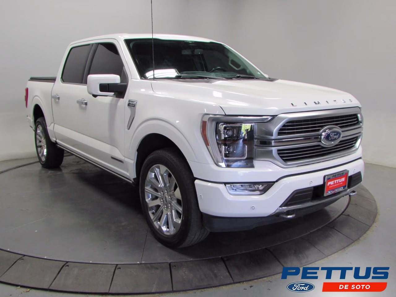 2023 Star White Metallic Tri-Coat Ford F-150 Limited 4X4 Truck