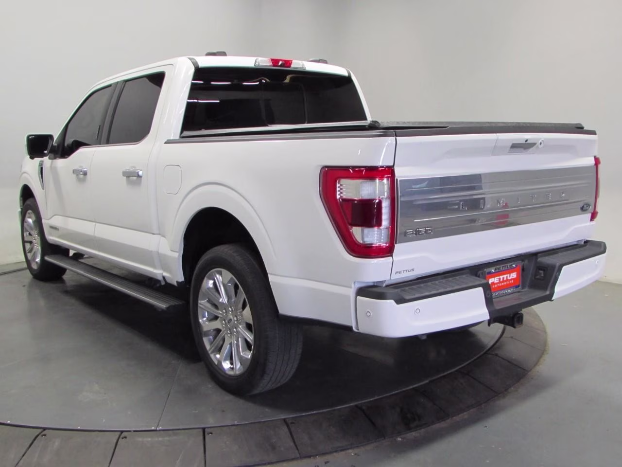 2023 Star White Metallic Tri-Coat Ford F-150 Limited 4X4 Truck