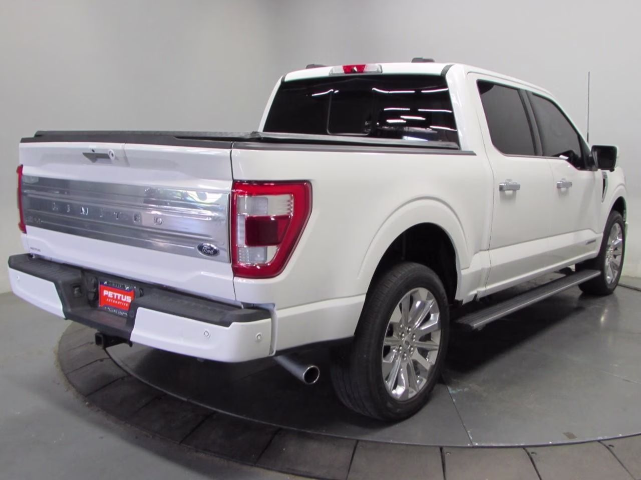 2023 Star White Metallic Tri-Coat Ford F-150 Limited 4X4 Truck