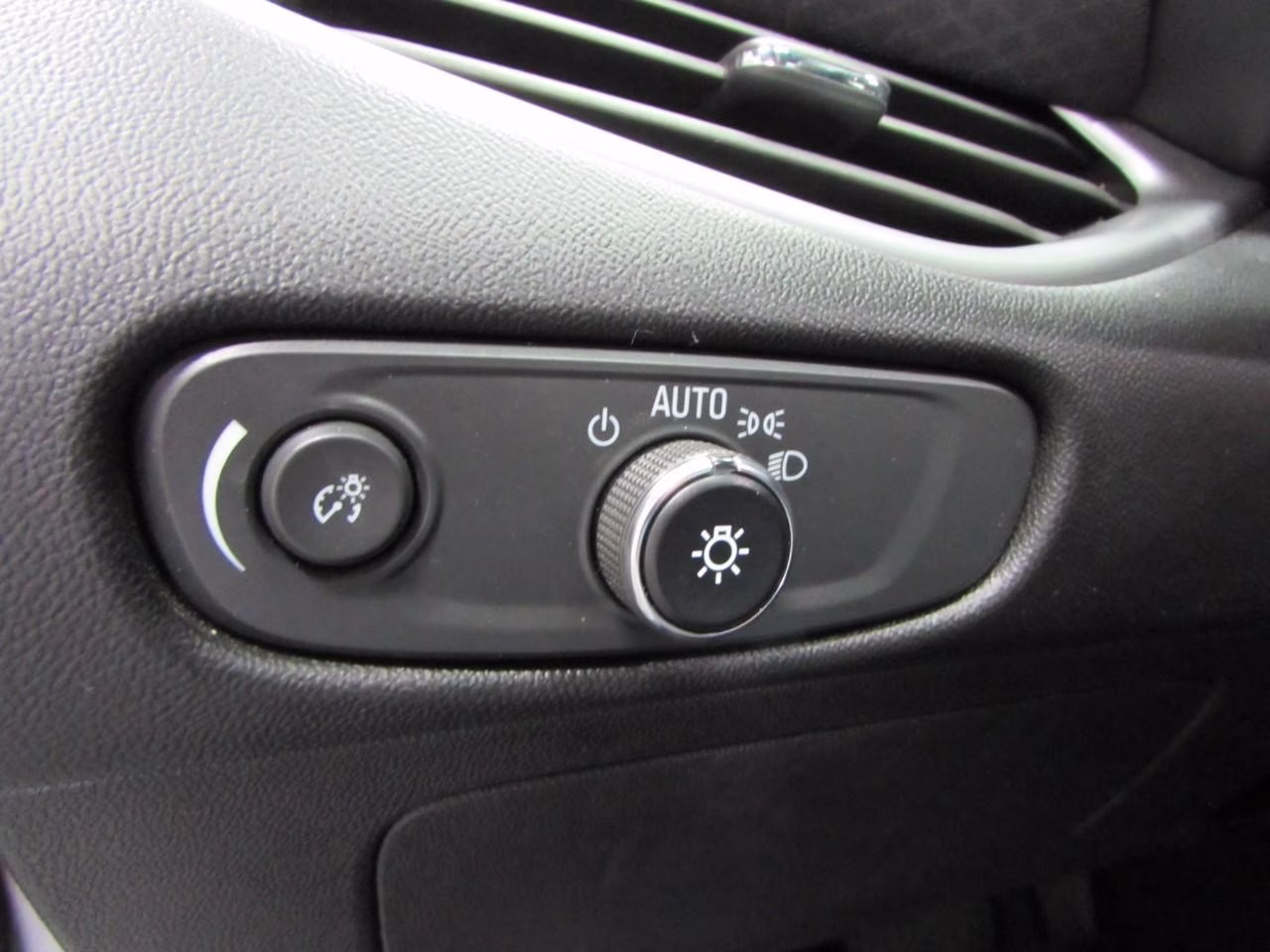 2024 Sterling Gray Metallic Chevrolet Malibu LT 1LT FWD Sedan