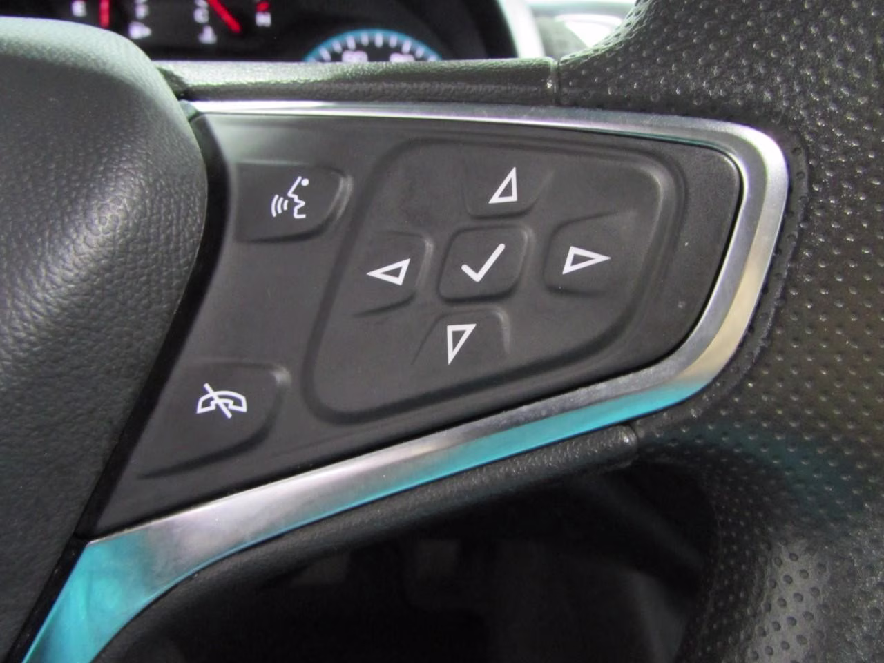 2024 Sterling Gray Metallic Chevrolet Malibu LT 1LT FWD Sedan