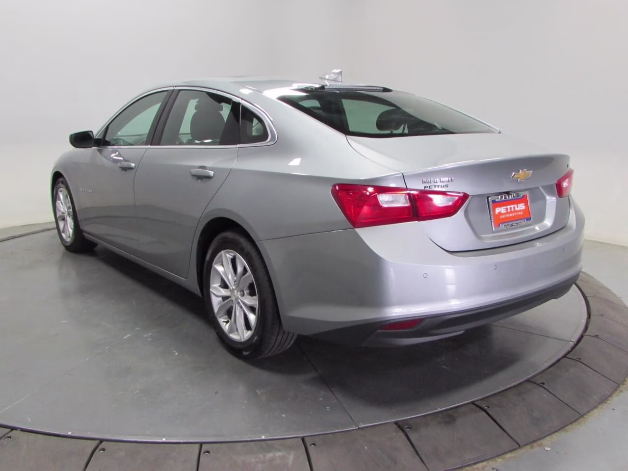 2024 Sterling Gray Metallic Chevrolet Malibu LT 1LT FWD Sedan