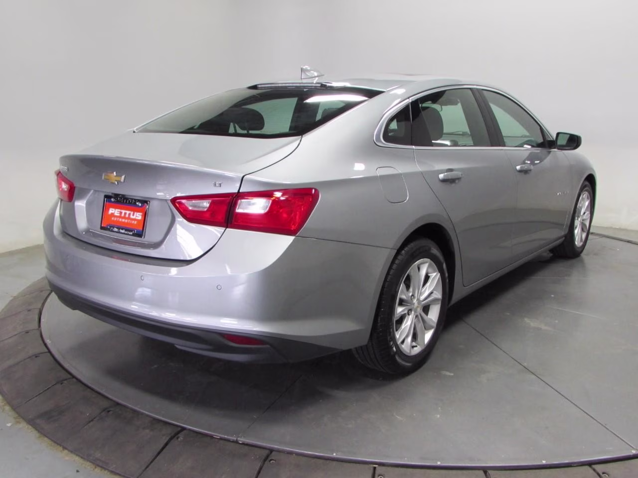 2024 Sterling Gray Metallic Chevrolet Malibu LT 1LT FWD Sedan