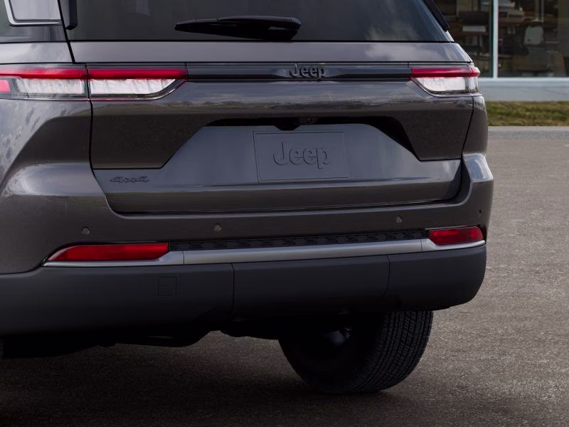 2026 Baltic Gray Metallic Clearcoat Jeep Grand Cherokee Laredo Altitude 4X4 SUV