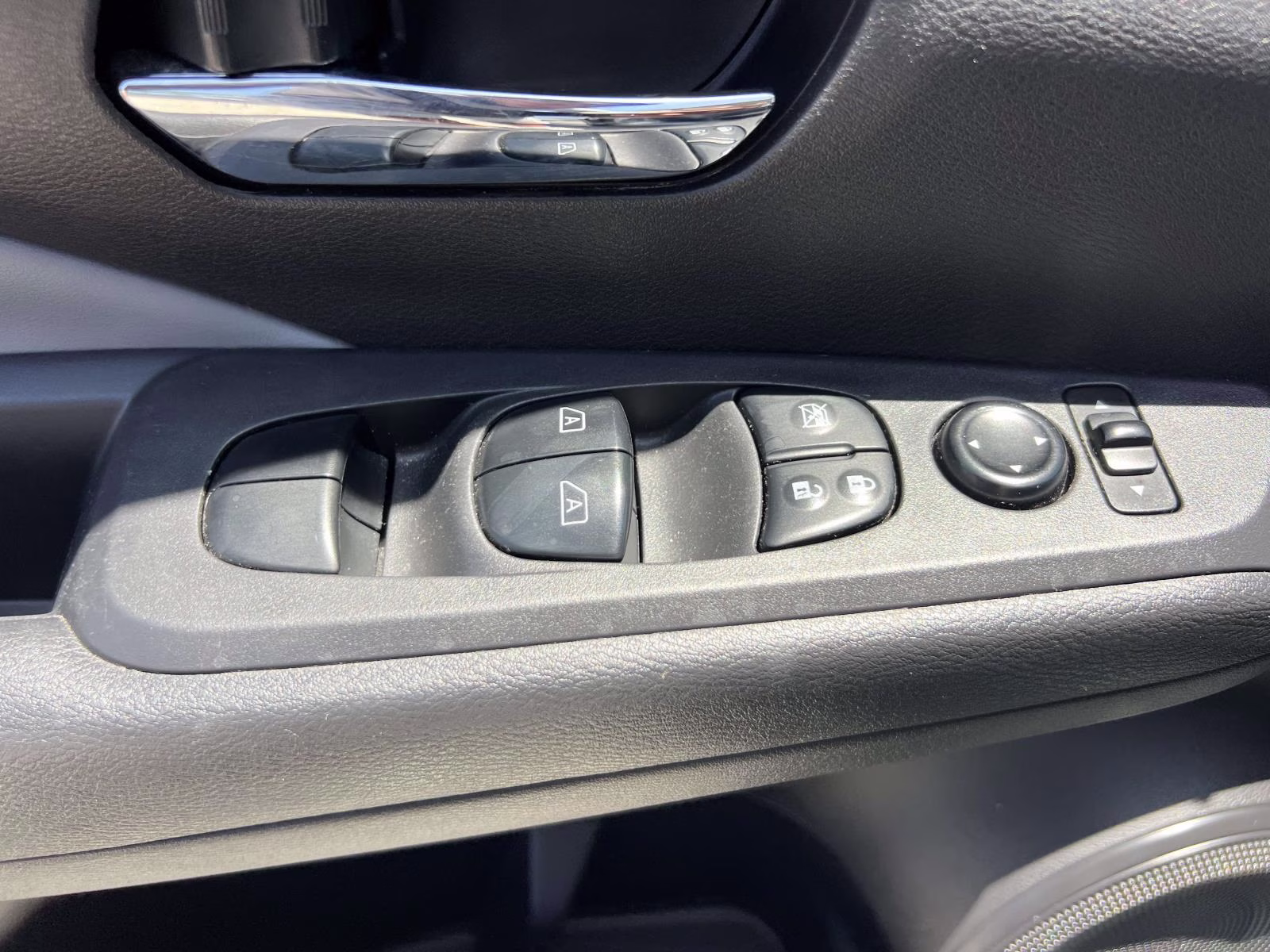 2023 Gray Nissan Kicks SR FWD FWD SUV