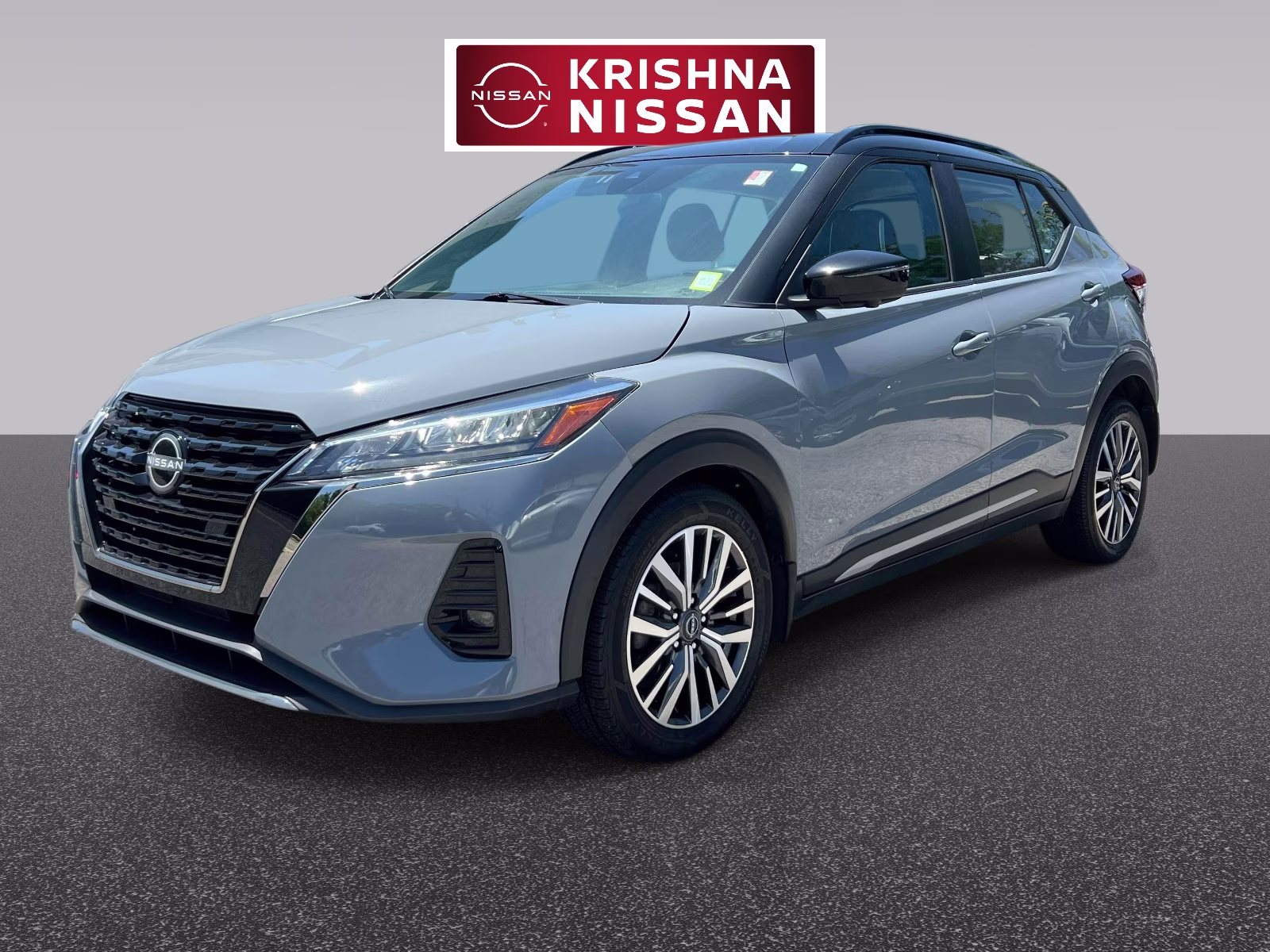 2023 Gray Nissan Kicks SR FWD FWD SUV