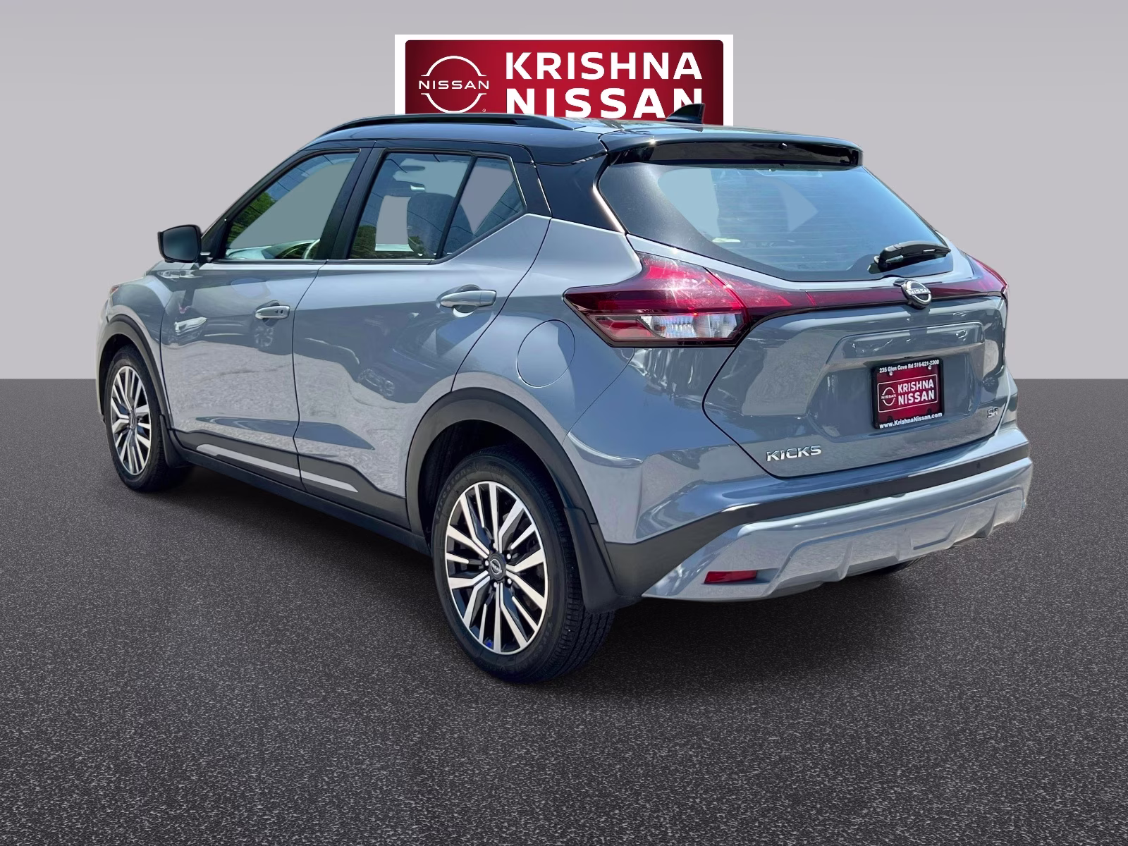 2023 Gray Nissan Kicks SR FWD FWD SUV