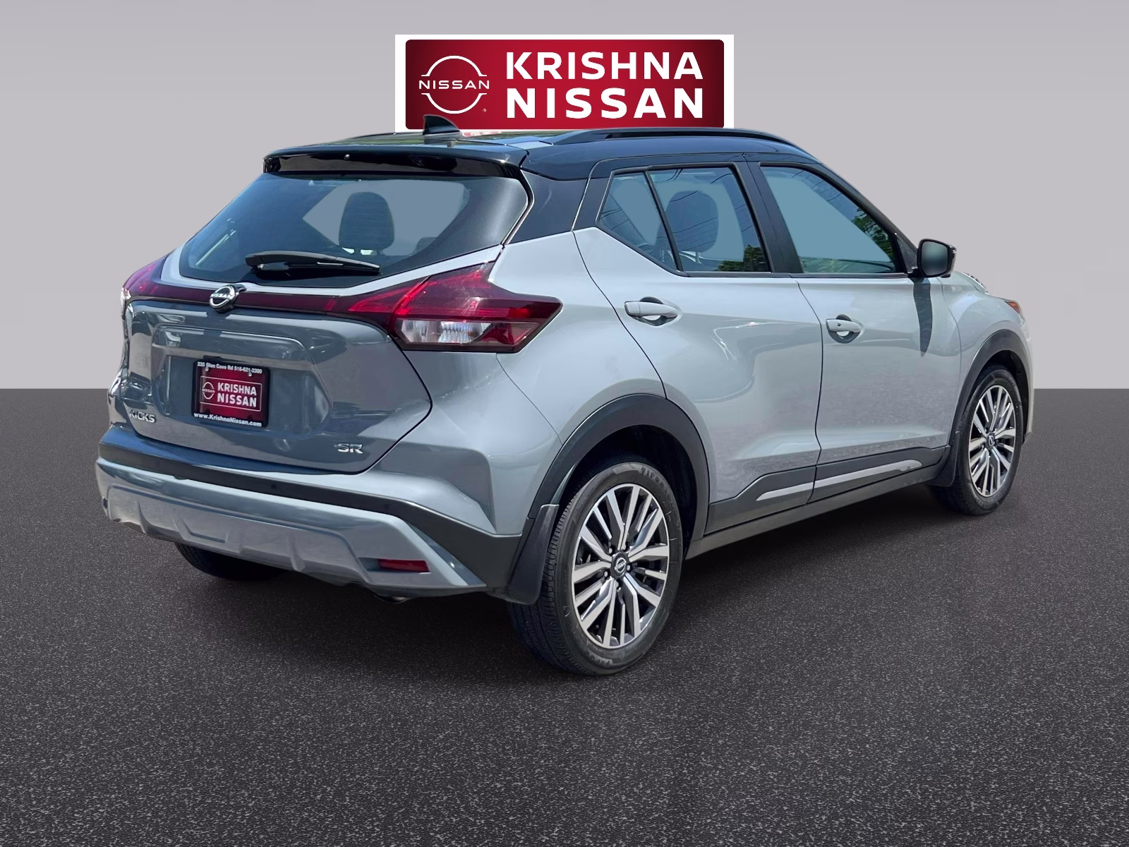 2023 Gray Nissan Kicks SR FWD FWD SUV