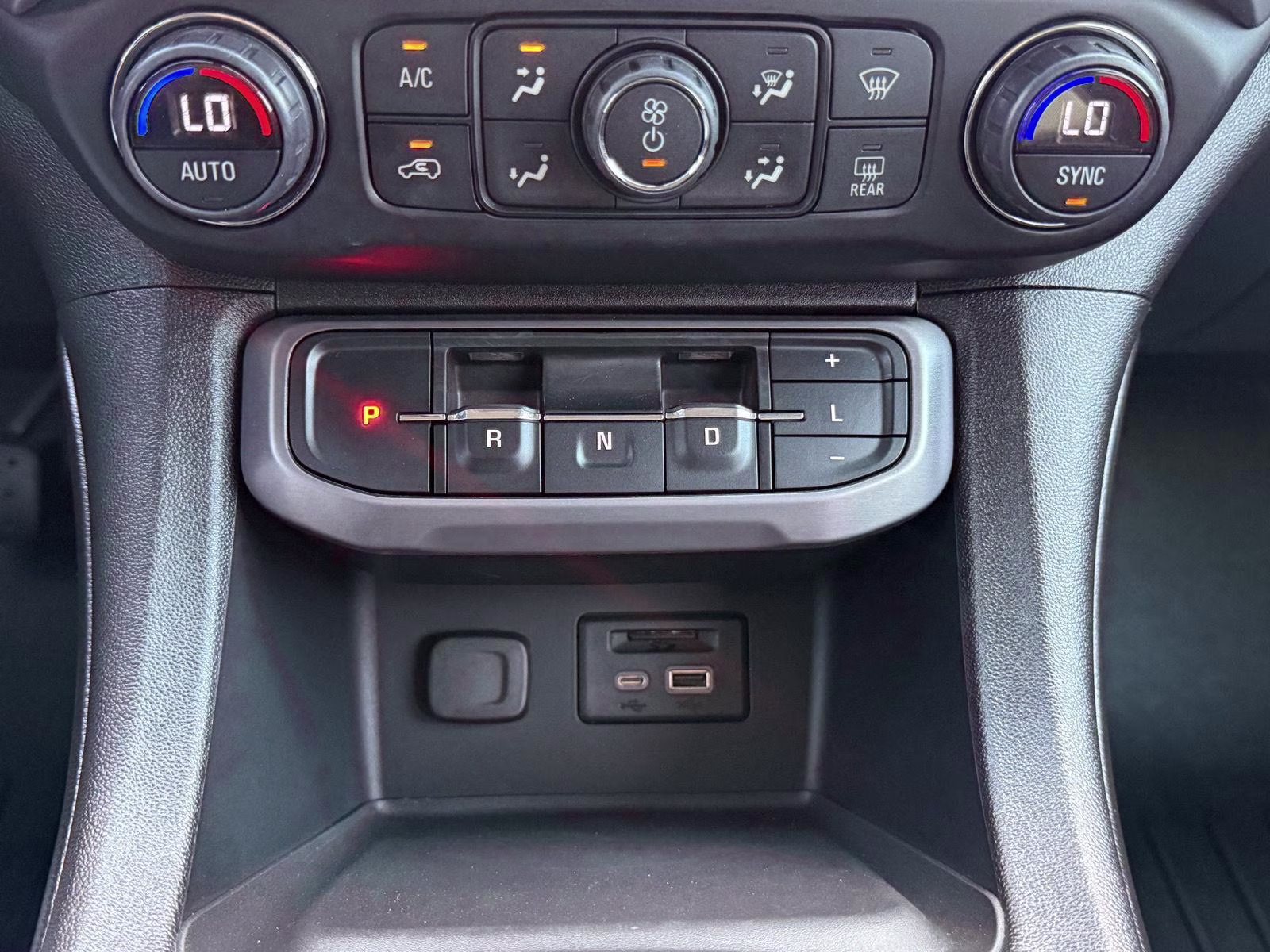 2020 Satin Steel Metallic GMC Acadia AT4 AWD 4 Door