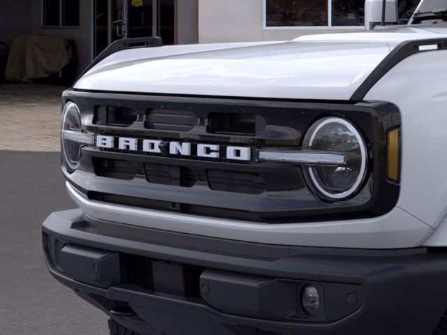 2026 Oxford White Ford Bronco Outer Banks 4X4 SUV
