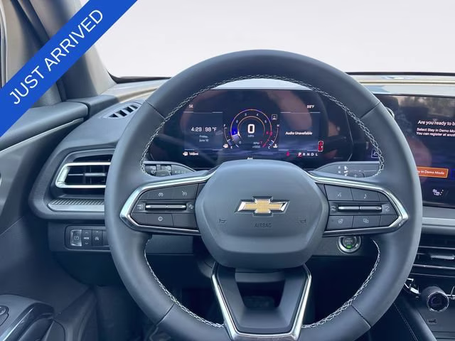 2026 Mosaic Black Metallic Chevrolet Traverse LT FWD SUV