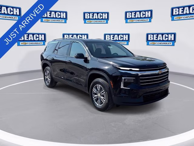 2026 Mosaic Black Metallic Chevrolet Traverse LT FWD SUV
