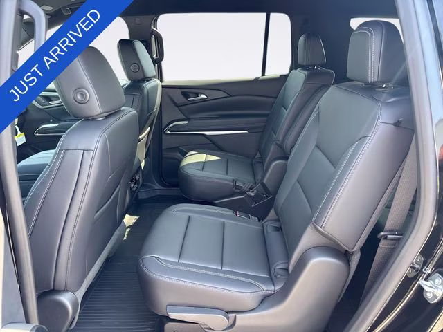 2026 Mosaic Black Metallic Chevrolet Traverse LT FWD SUV