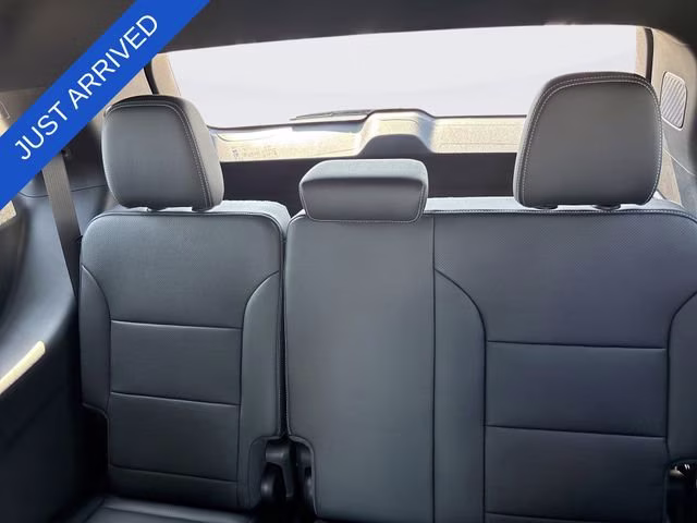 2026 Mosaic Black Metallic Chevrolet Traverse LT FWD SUV