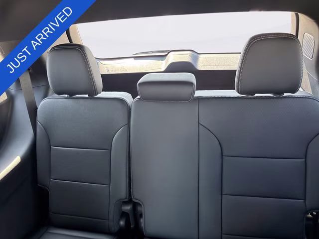 2026 Mosaic Black Metallic Chevrolet Traverse LT FWD SUV