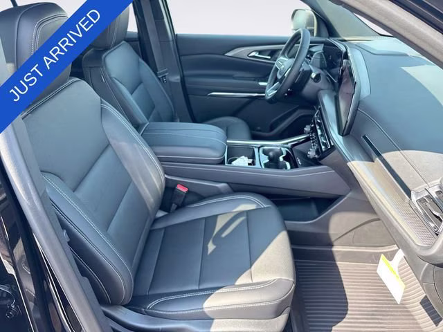 2026 Mosaic Black Metallic Chevrolet Traverse LT FWD SUV