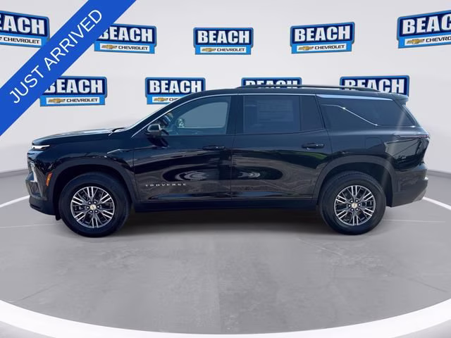 2026 Mosaic Black Metallic Chevrolet Traverse LT FWD SUV