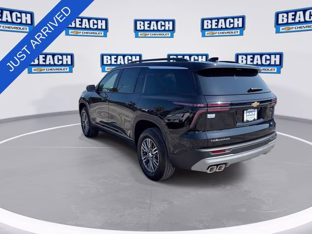 2026 Mosaic Black Metallic Chevrolet Traverse LT FWD SUV