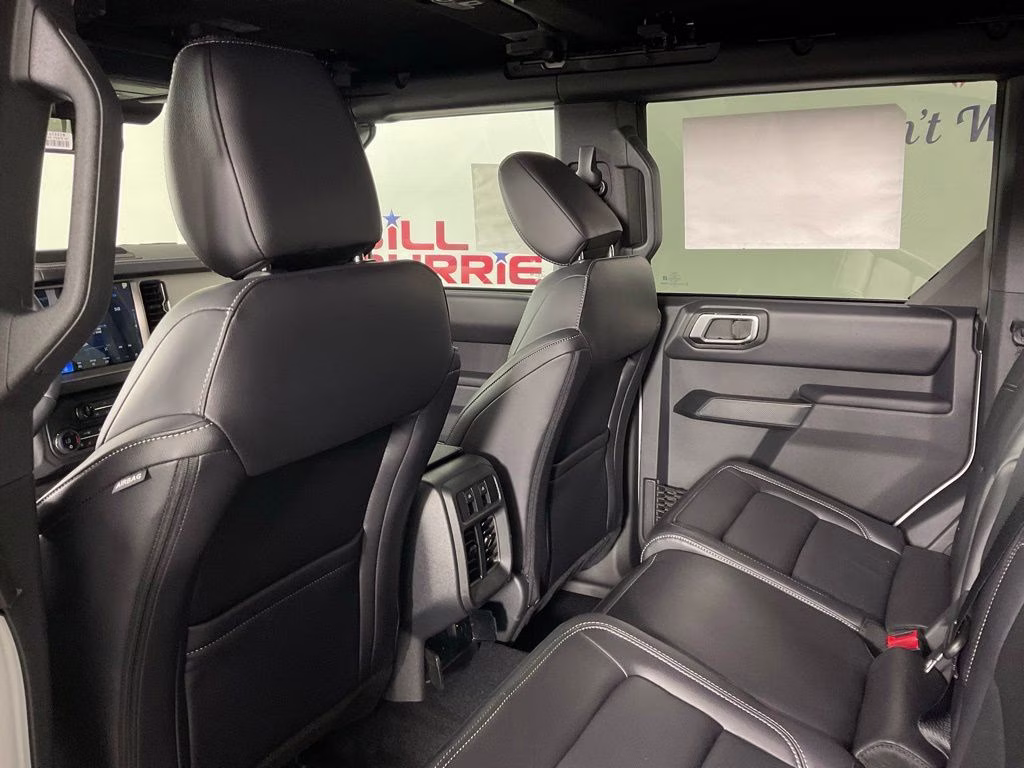 2026 Avalanche Ford Bronco Outer Banks 4X4 SUV
