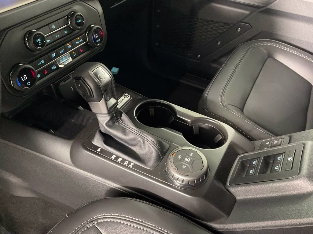 2026 Avalanche Ford Bronco Outer Banks 4X4 SUV