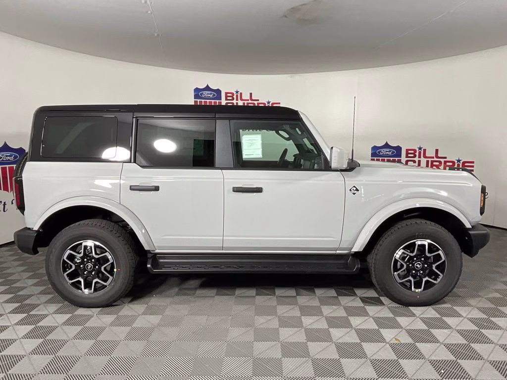 2026 Avalanche Ford Bronco Outer Banks 4X4 SUV