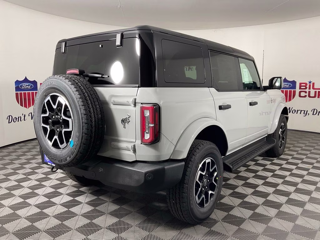 2026 Avalanche Ford Bronco Outer Banks 4X4 SUV