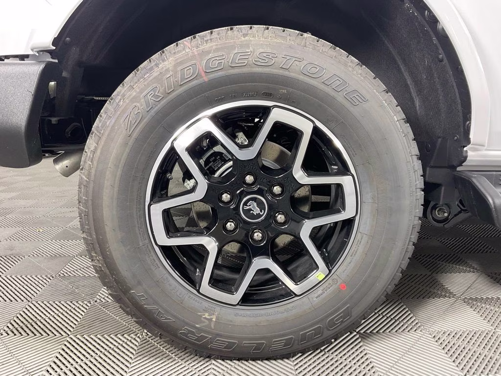 2026 Oxford White Ford Bronco Outer Banks 4X4 SUV