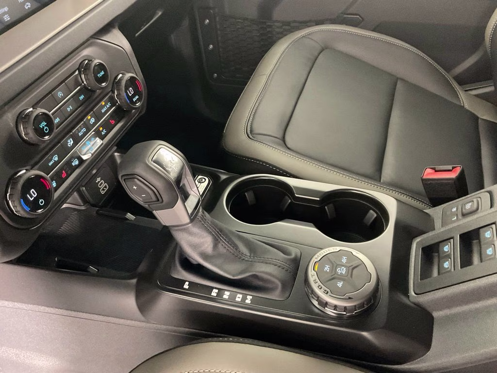 2026 Oxford White Ford Bronco Outer Banks 4X4 SUV