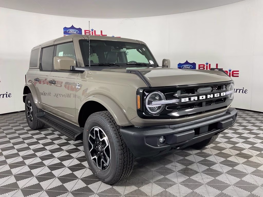 2026 Gray Ford Bronco Outer Banks 4X4 SUV