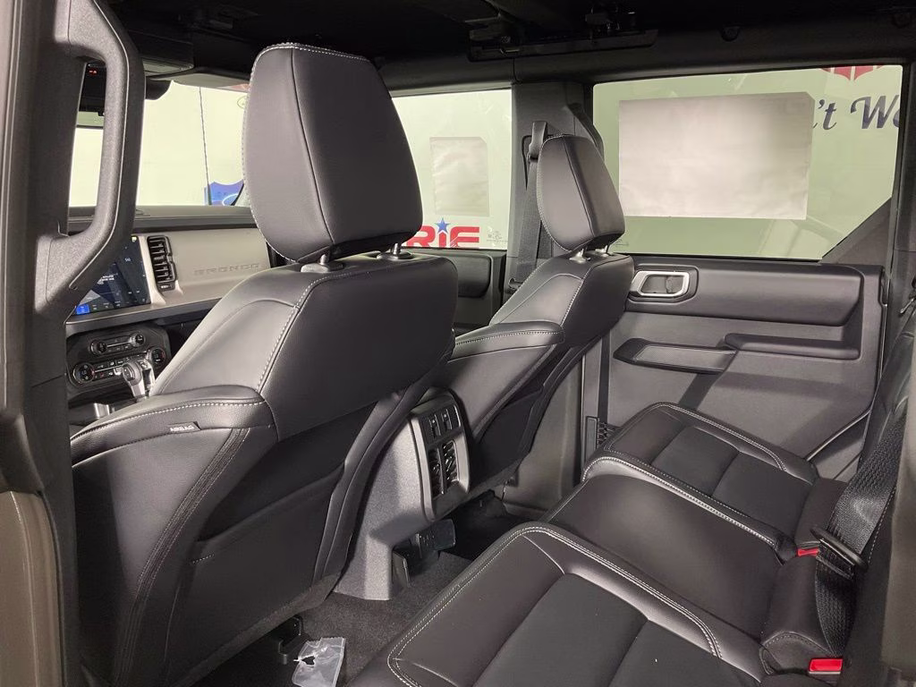 2026 Gray Ford Bronco Outer Banks 4X4 SUV