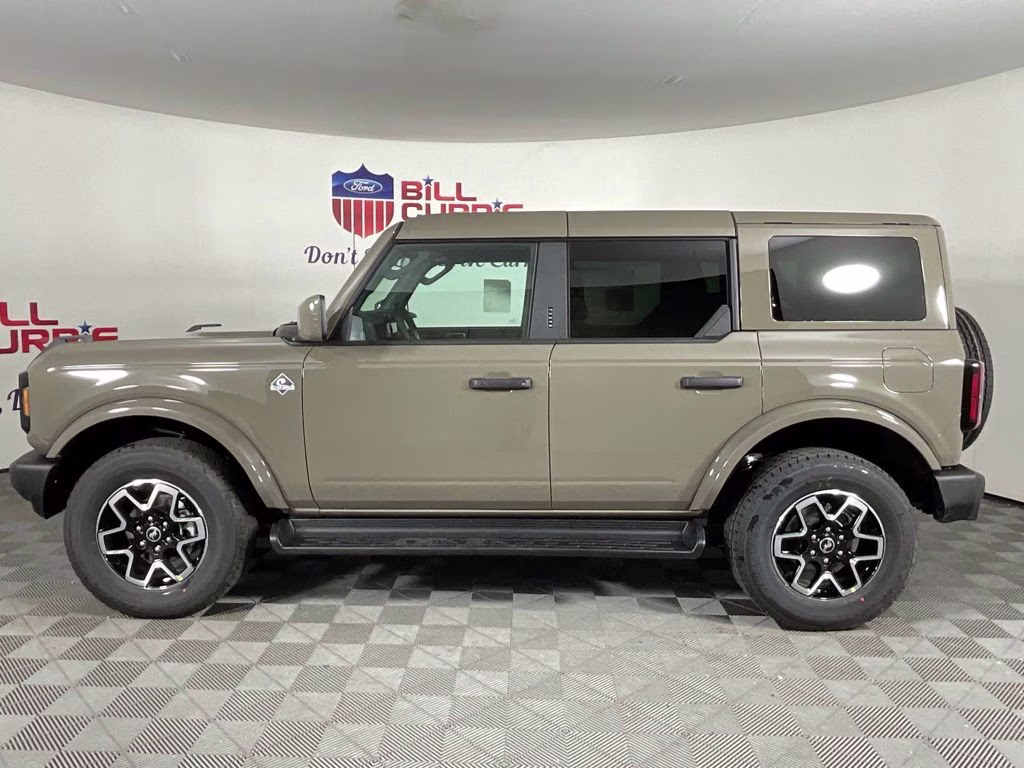 2026 Gray Ford Bronco Outer Banks 4X4 SUV