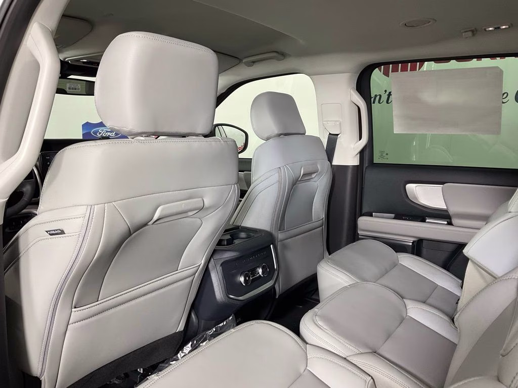2026 White Ford Expedition Active RWD SUV
