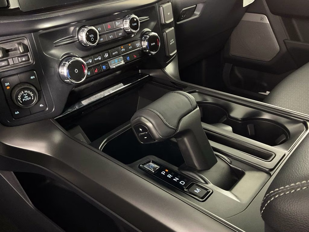 2026 Avalanche Ford F-150 Lariat 4X4 Truck