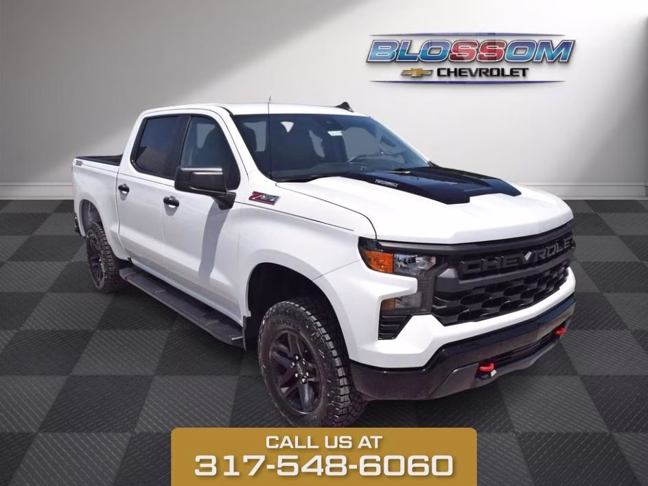2026 Summit White Chevrolet Silverado 1500 Custom Trail Boss 4X4 Truck