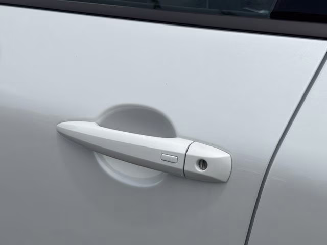 2026 Everest White Pearl Tricoat Nissan Rogue Dark Armor AWD SUV