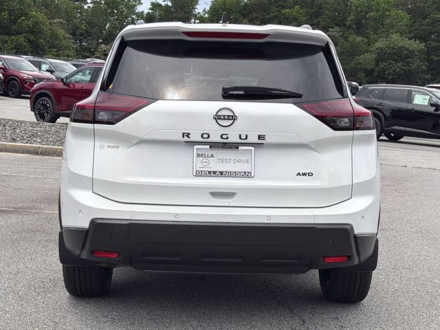 2026 Everest White Pearl Tricoat Nissan Rogue Dark Armor AWD SUV