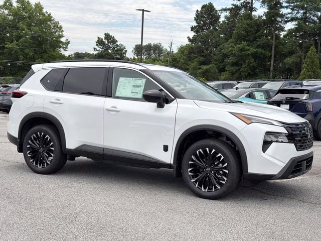 2026 Everest White Pearl Tricoat Nissan Rogue Dark Armor AWD SUV
