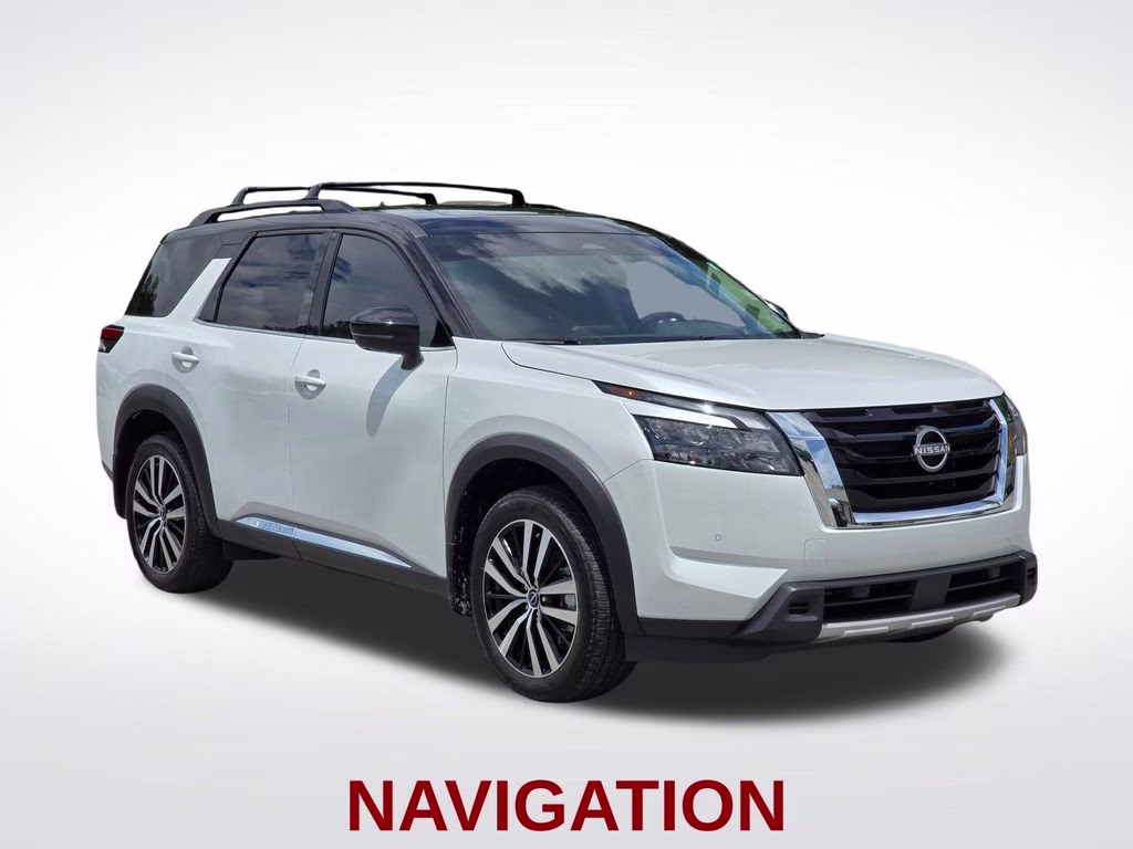 2025 Everest White Pearl Tricoat/Super Black Nissan Pathfinder Platinum 4X4 SUV