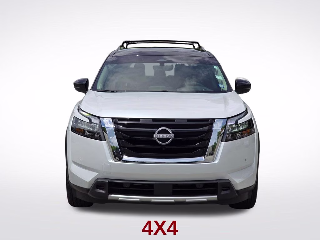 2025 Everest White Pearl Tricoat/Super Black Nissan Pathfinder Platinum 4X4 SUV