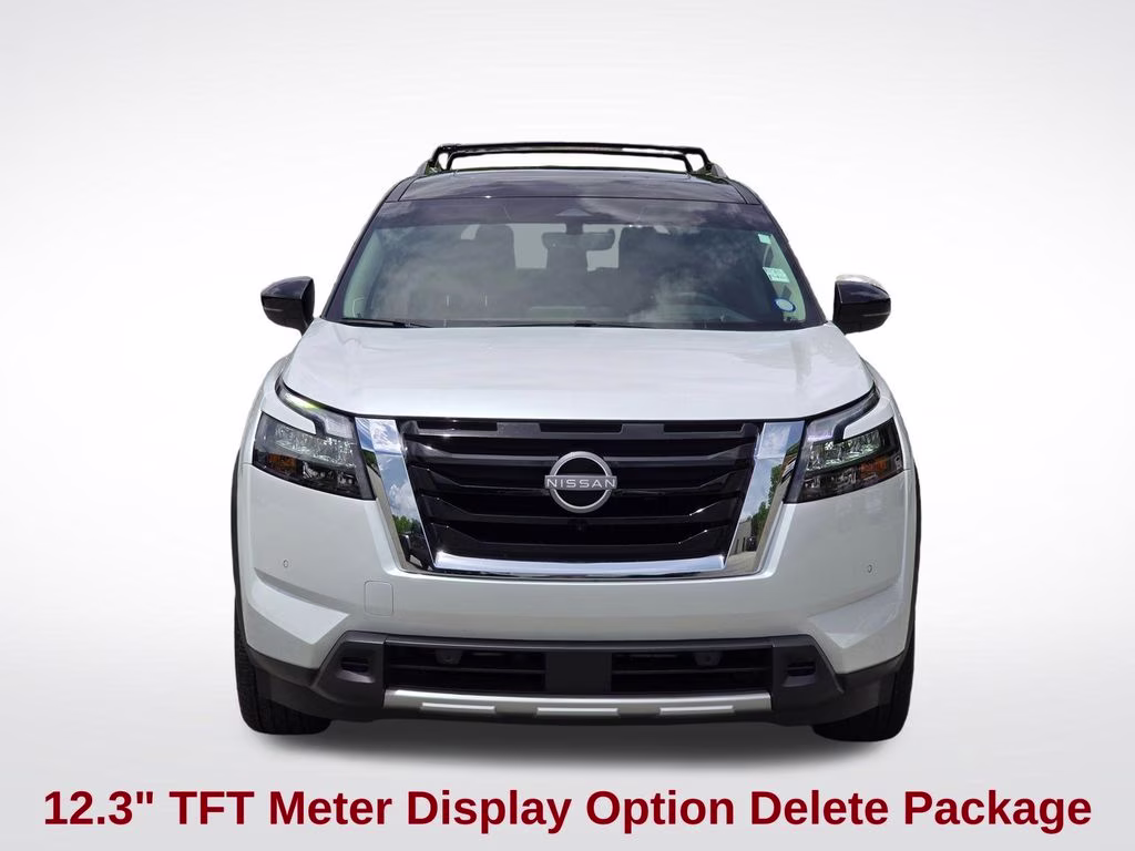 2025 Everest White Pearl Tricoat/Super Black Nissan Pathfinder Platinum 4X4 SUV