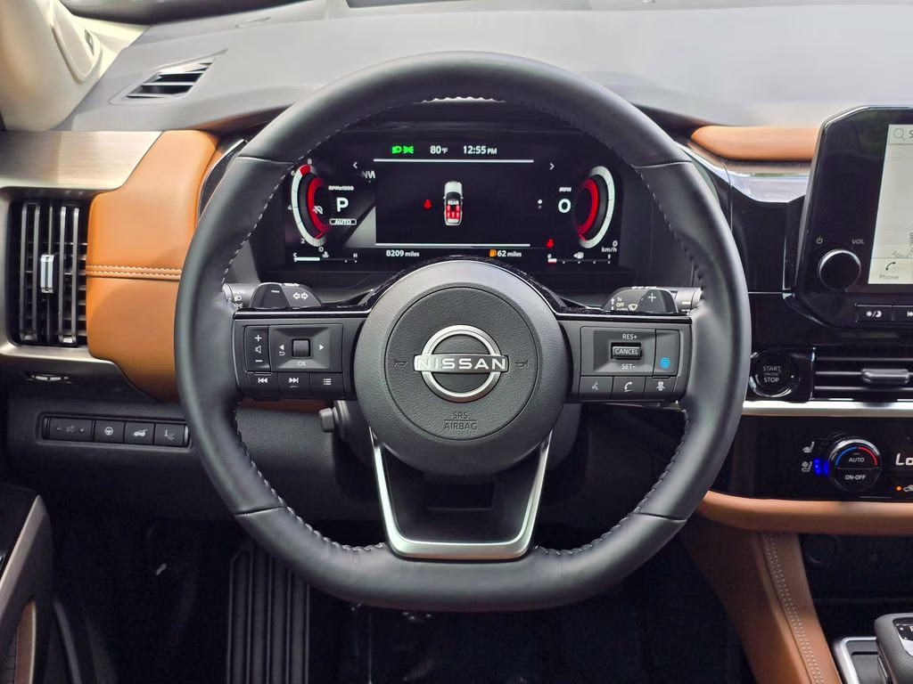 2025 Everest White Pearl Tricoat/Super Black Nissan Pathfinder Platinum 4X4 SUV