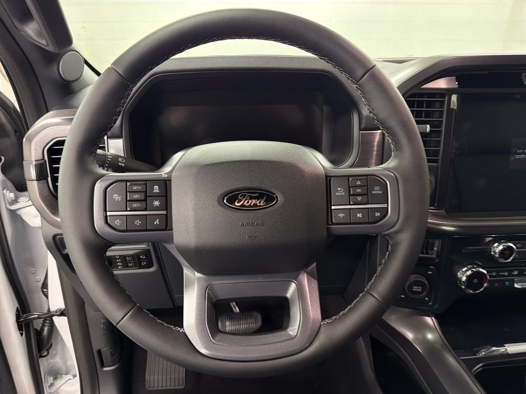 2026 OXFORD WHITE Ford F-150 Lariat 4X4 Truck