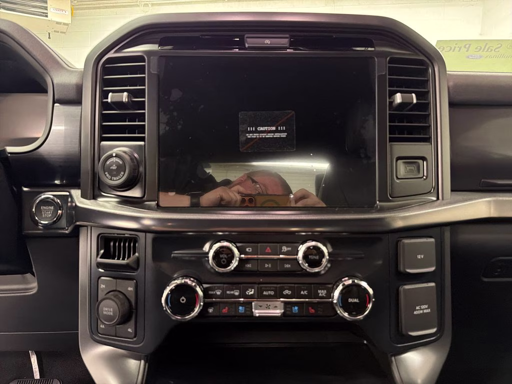 2026 OXFORD WHITE Ford F-150 Lariat 4X4 Truck
