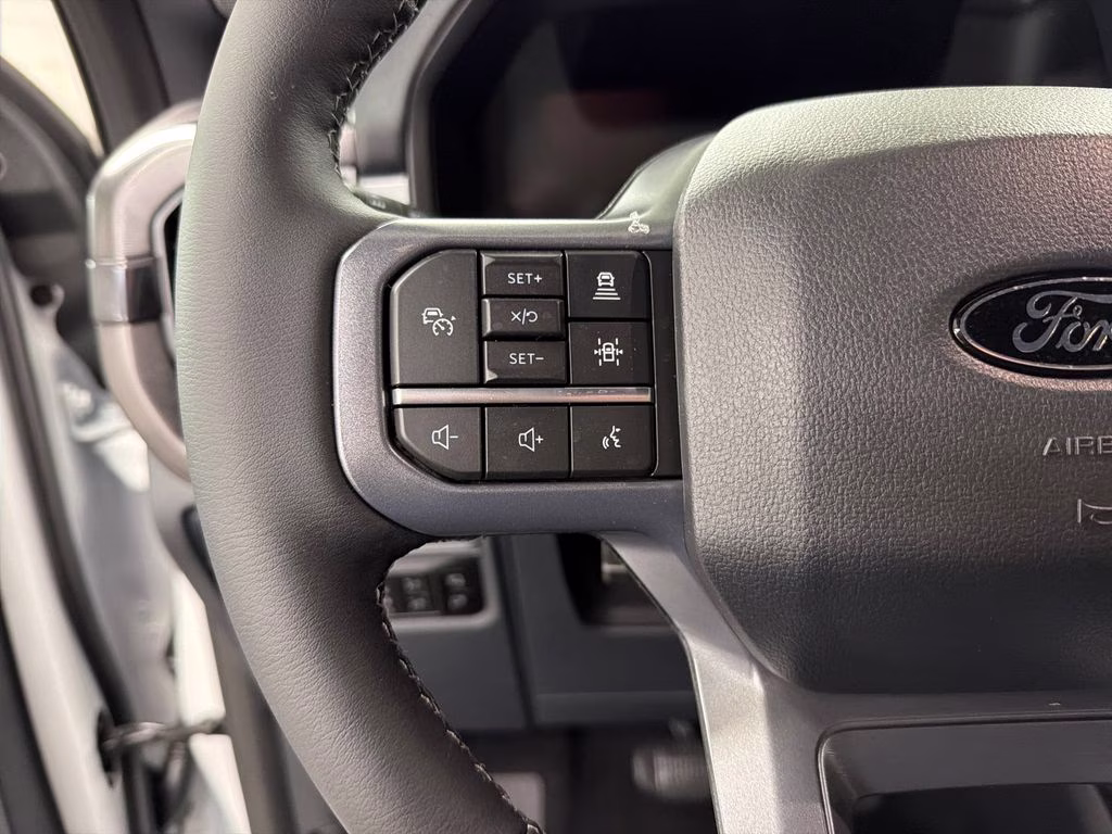 2026 OXFORD WHITE Ford F-150 Lariat 4X4 Truck