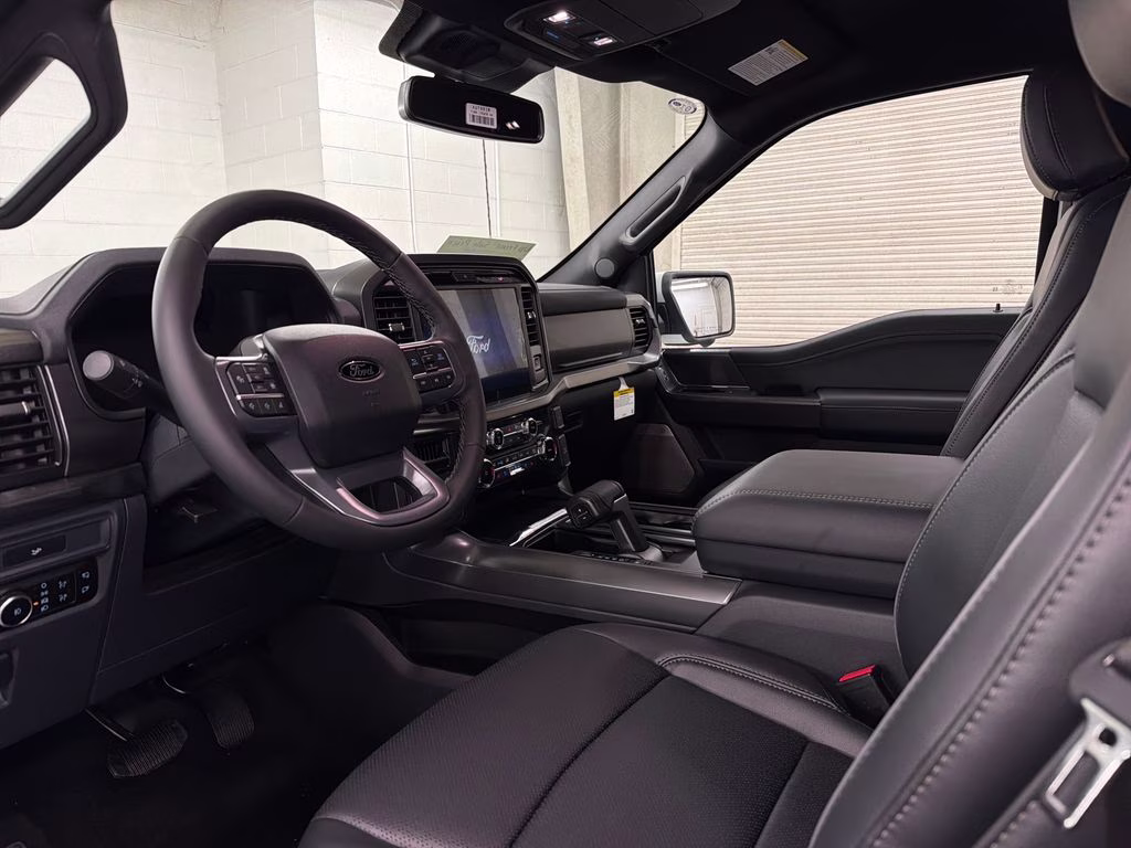2026 OXFORD WHITE Ford F-150 Lariat 4X4 Truck