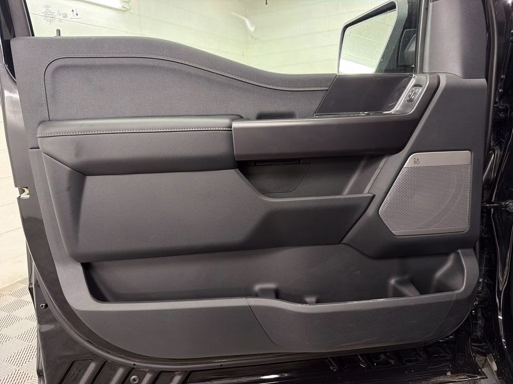 2026 AGATE BLACK Ford F-150 Lariat 4X4 Truck