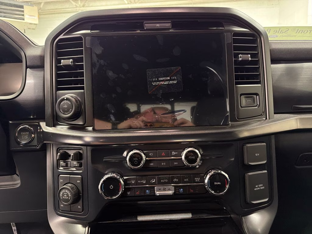 2026 AGATE BLACK Ford F-150 Lariat 4X4 Truck