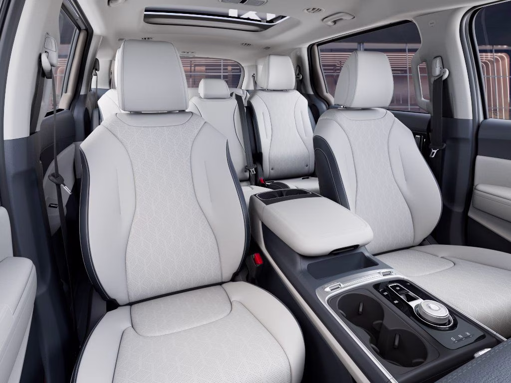 2026 Snow White Pearl Kia Carnival Hybrid SX FWD Van